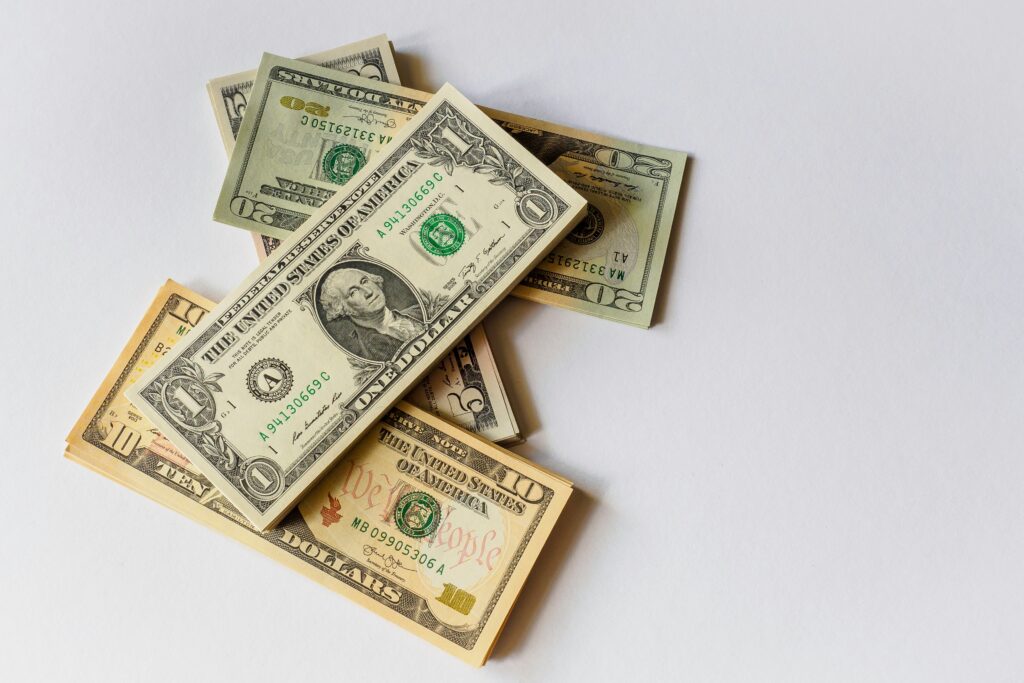Canva side hustle make money 2026